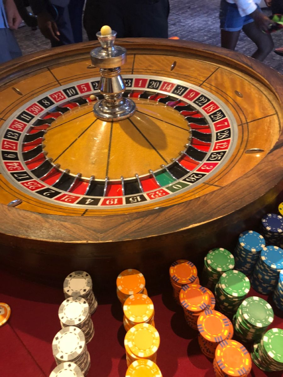 Super Slots Casino کھلاڑیوں کے لیے لائیو کیسینو سیکشن